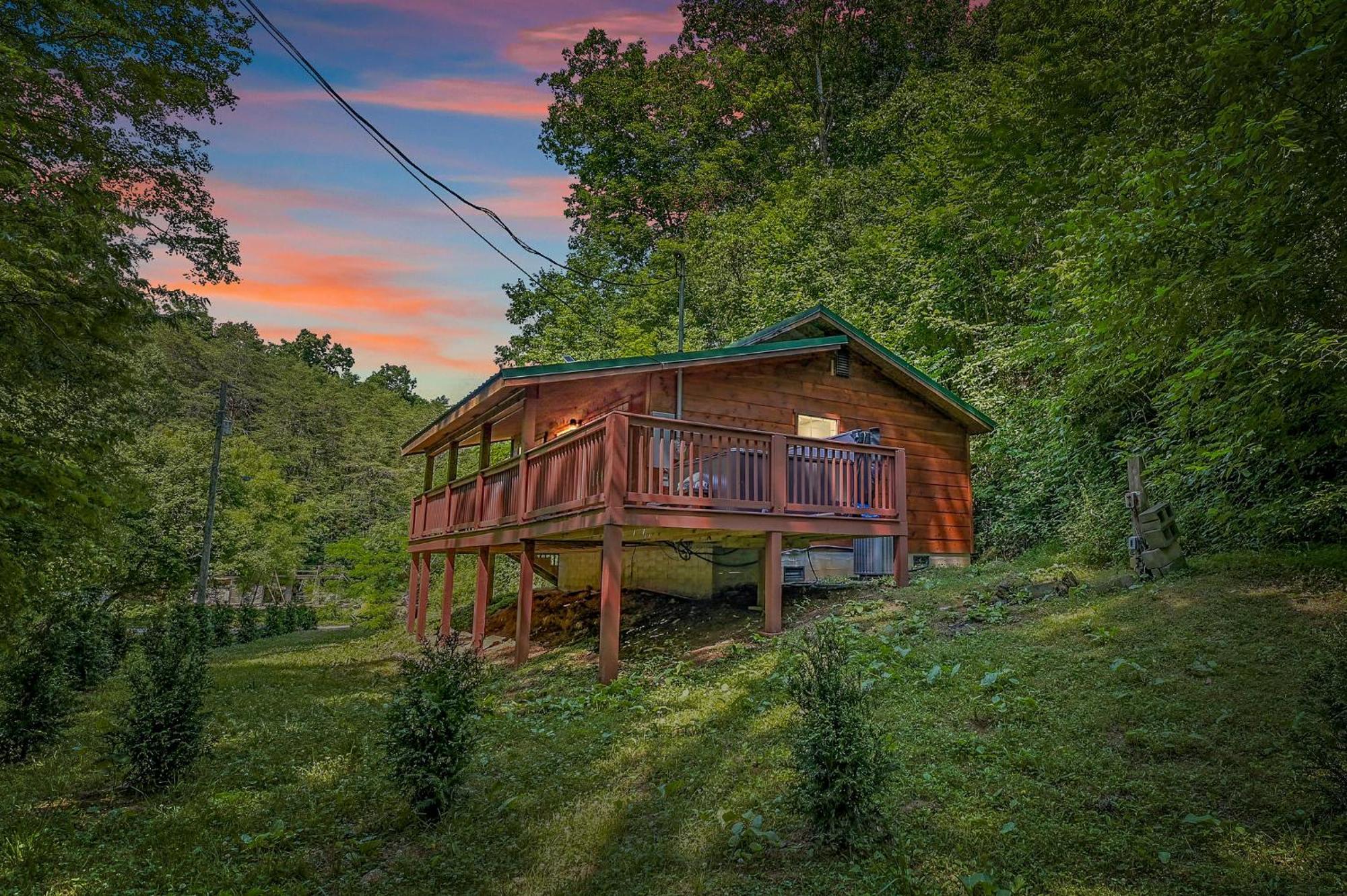 Smoky Mountains Hut Tub Cabin Dog Friendly Sevierville Esterno foto